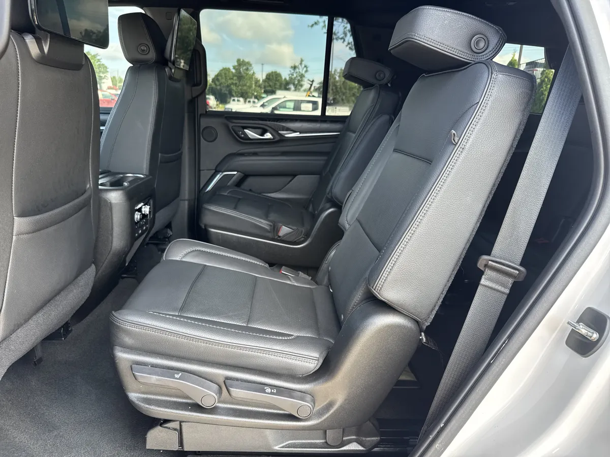 2021 GMC Yukon Denali thumbnail 32