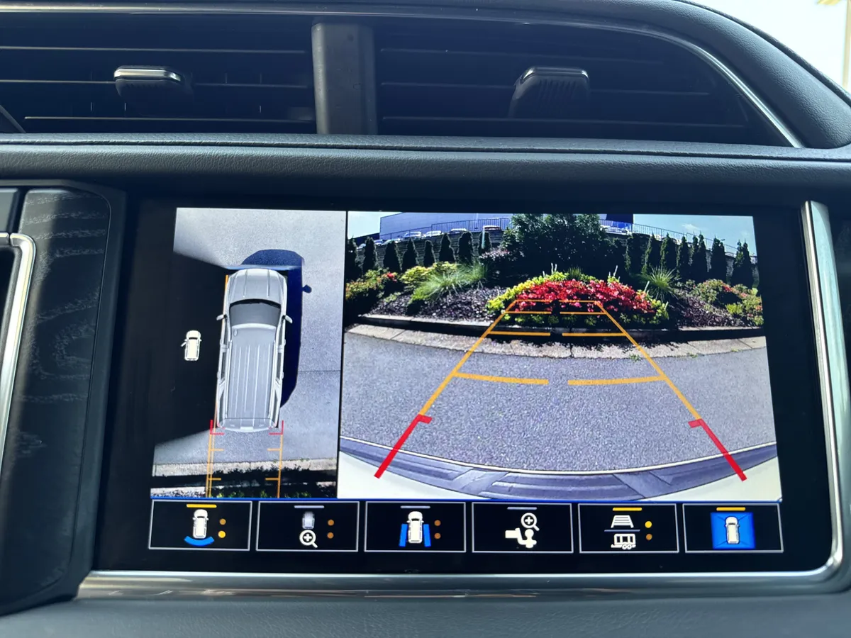 2021 GMC Yukon Denali thumbnail 34