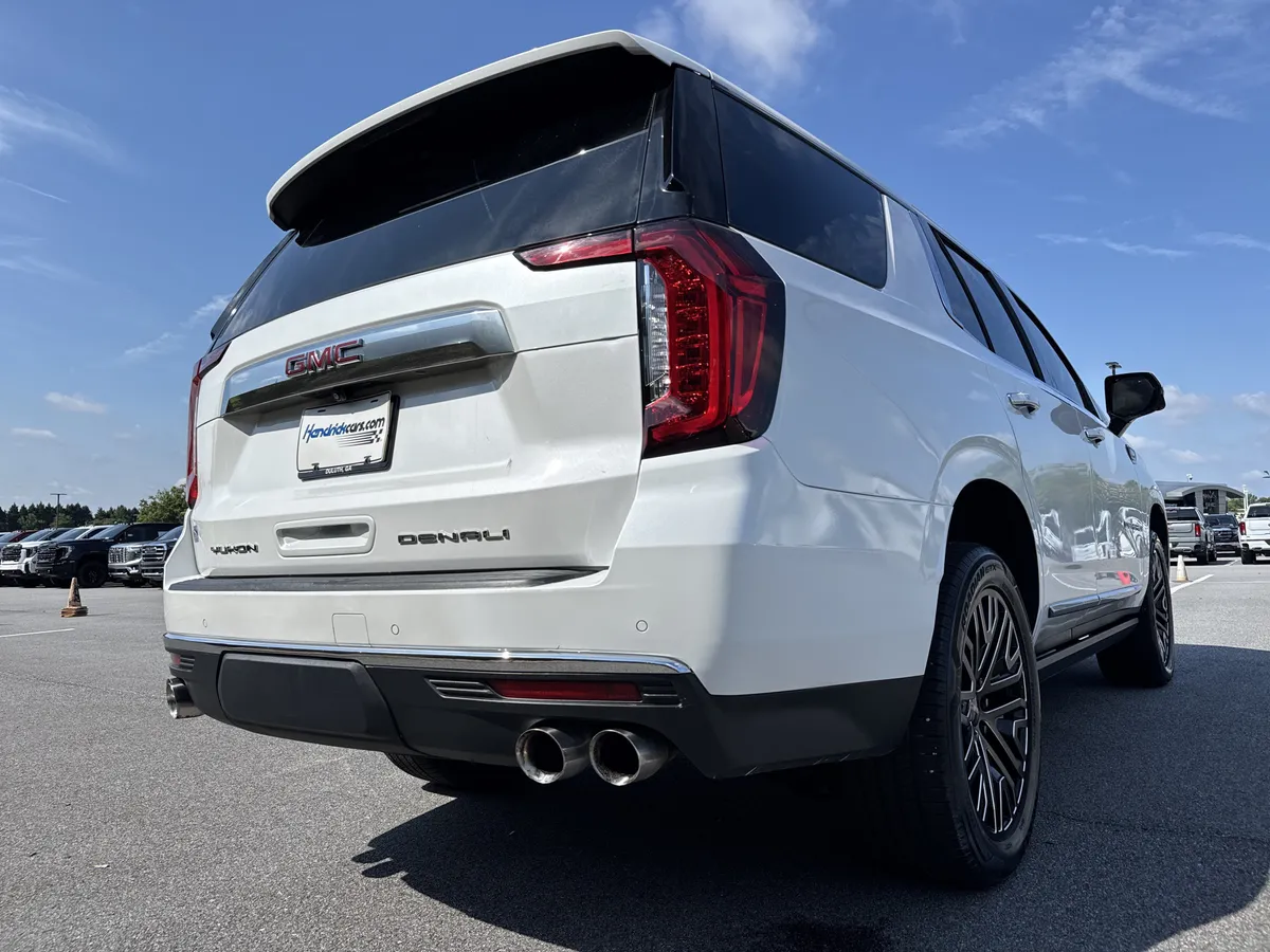 2021 GMC Yukon Denali thumbnail 9
