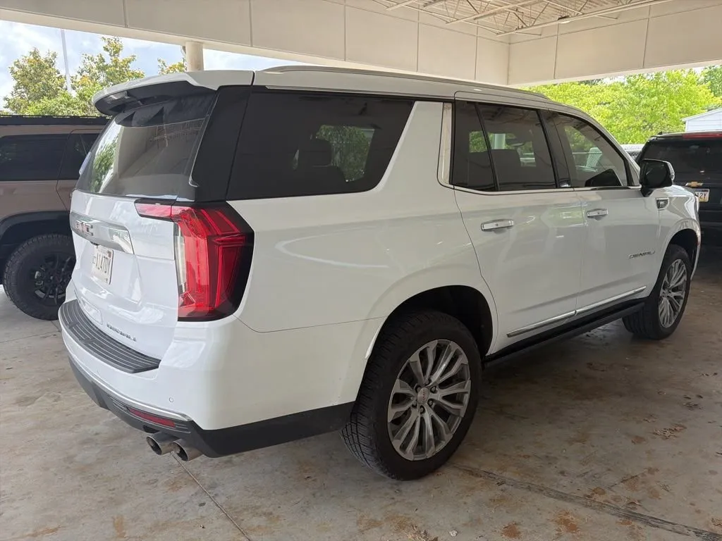 2021 GMC Yukon Denali thumbnail 3