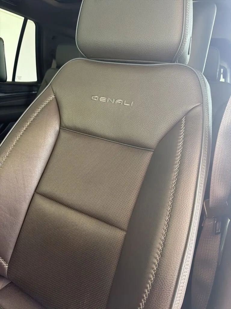 2021 GMC Yukon Denali thumbnail 5