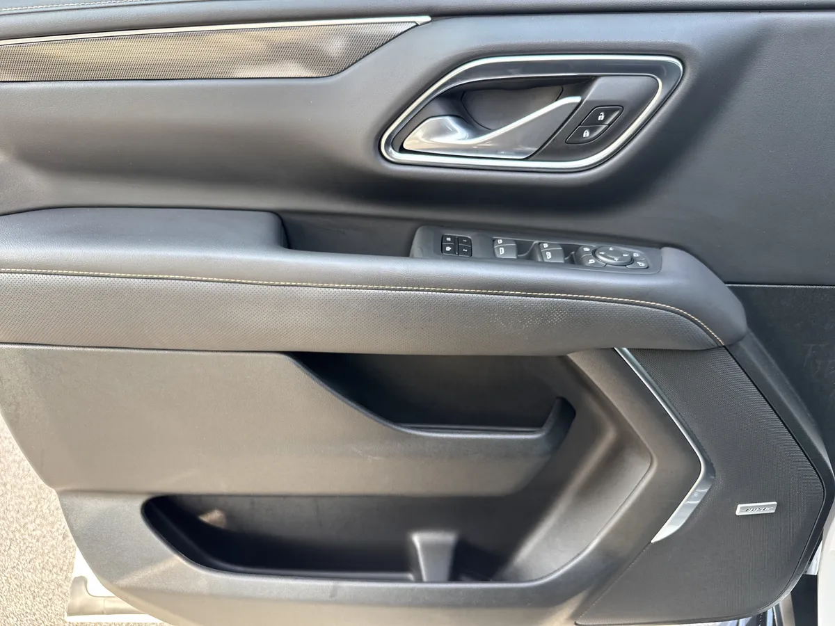 2021 GMC Yukon XL AT4 thumbnail 13