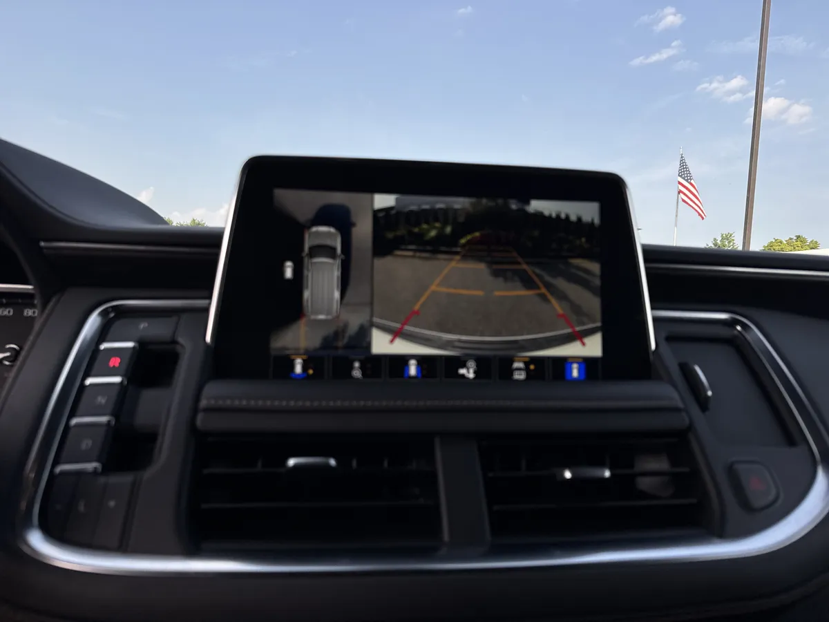 2021 GMC Yukon XL AT4 thumbnail 25