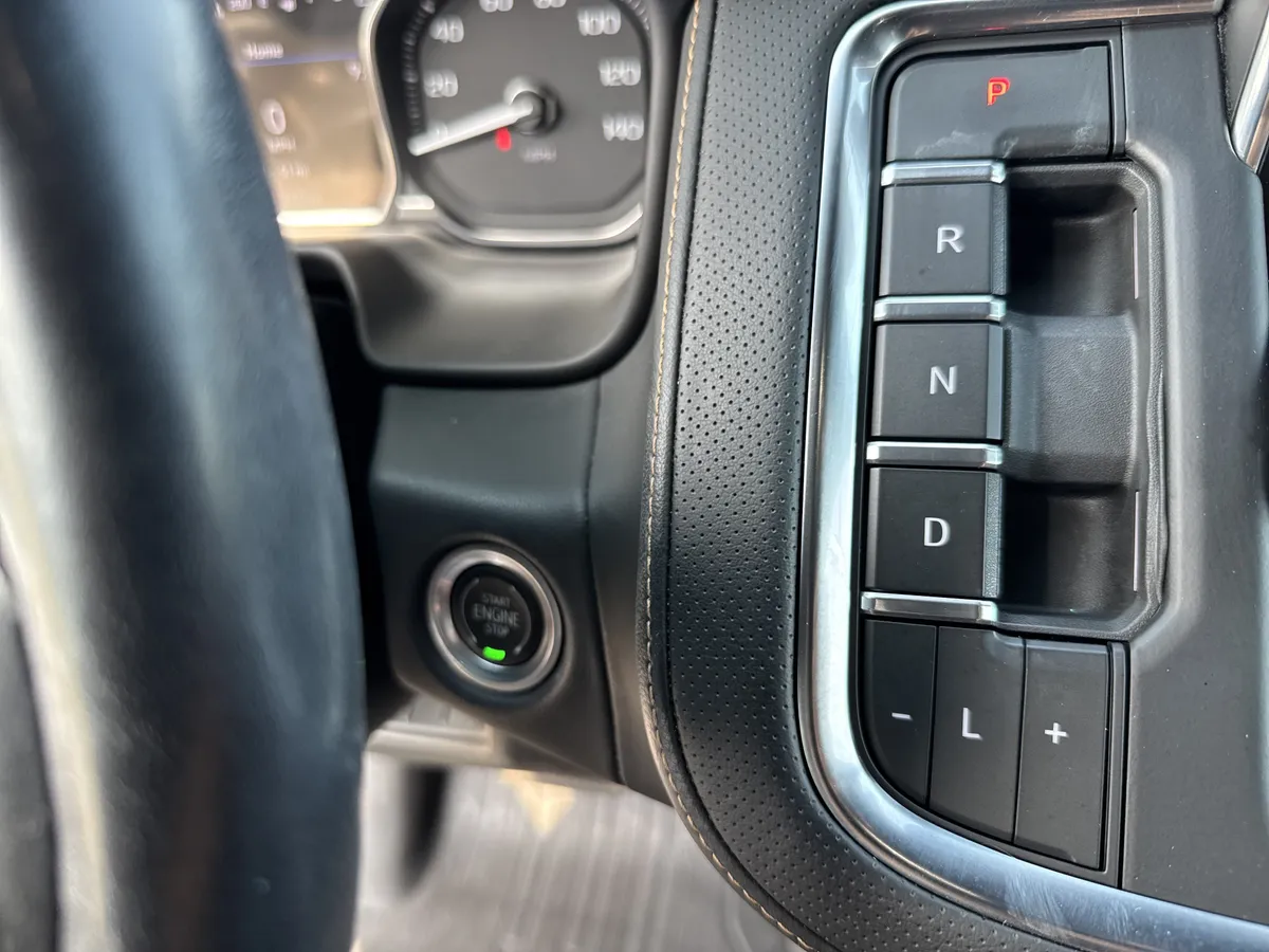 2021 GMC Yukon XL AT4 thumbnail 26