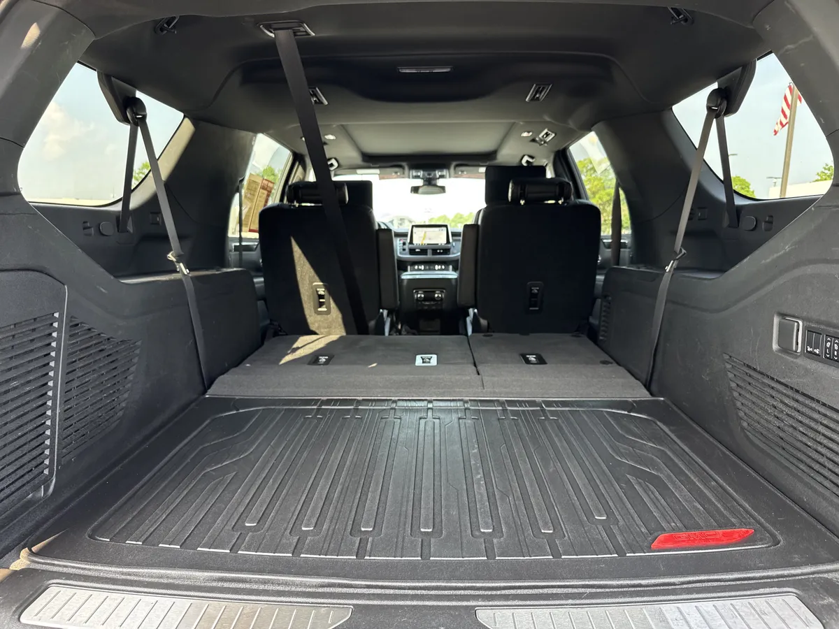 2021 GMC Yukon XL AT4 thumbnail 38
