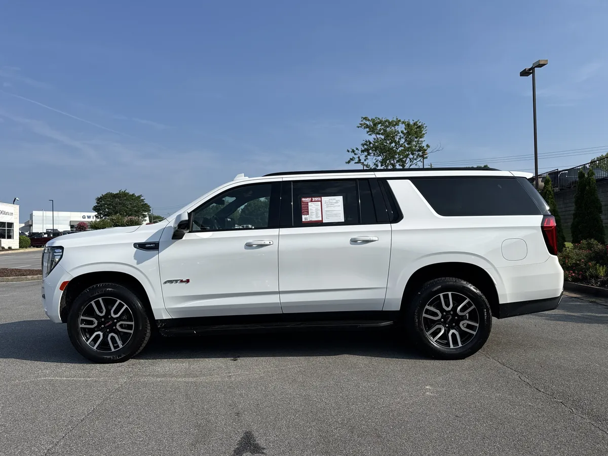 2021 GMC Yukon XL AT4 thumbnail 6
