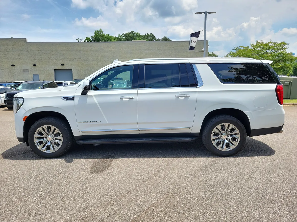 2021 GMC Yukon XL Denali thumbnail 2