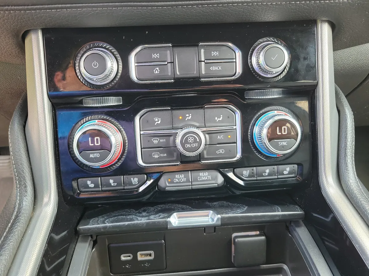 2021 GMC Yukon XL Denali thumbnail 20