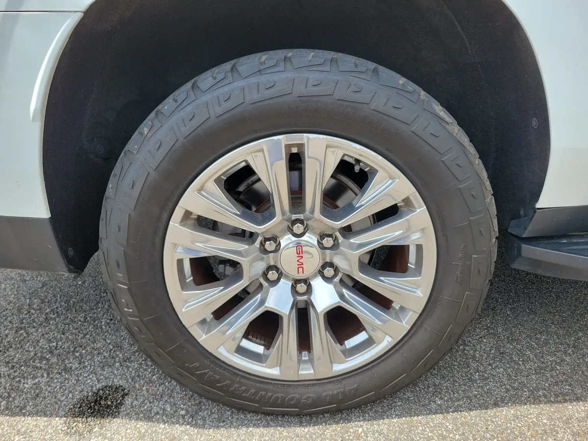 2021 GMC Yukon XL Denali thumbnail 29