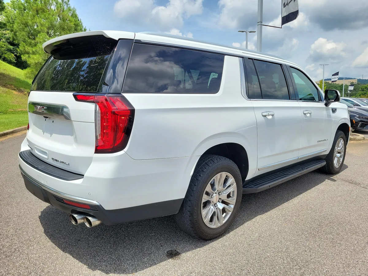 2021 GMC Yukon XL Denali thumbnail 5