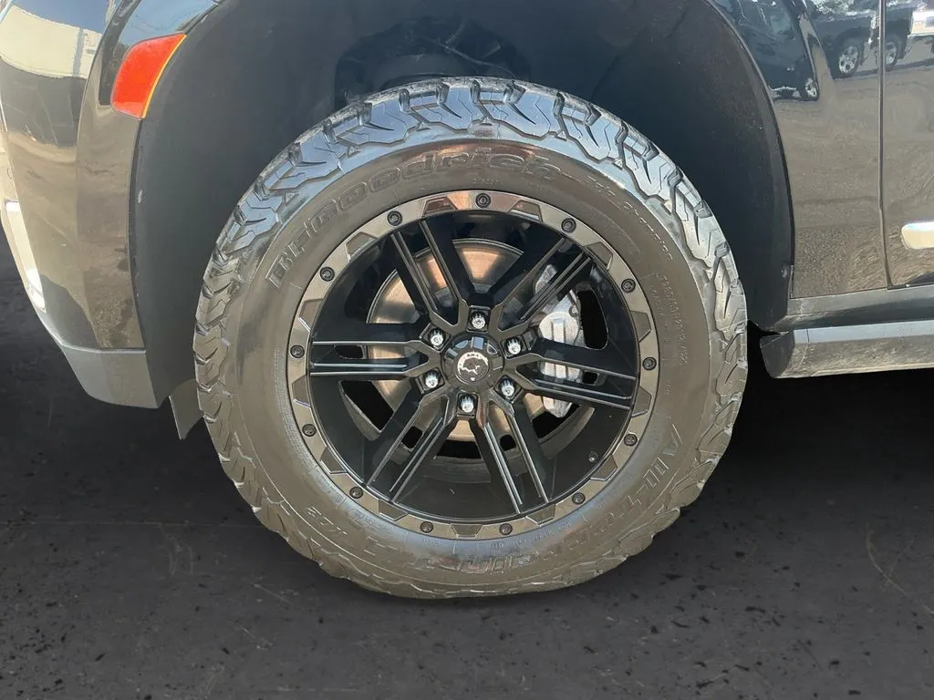 2021 GMC Yukon XL Denali thumbnail 13