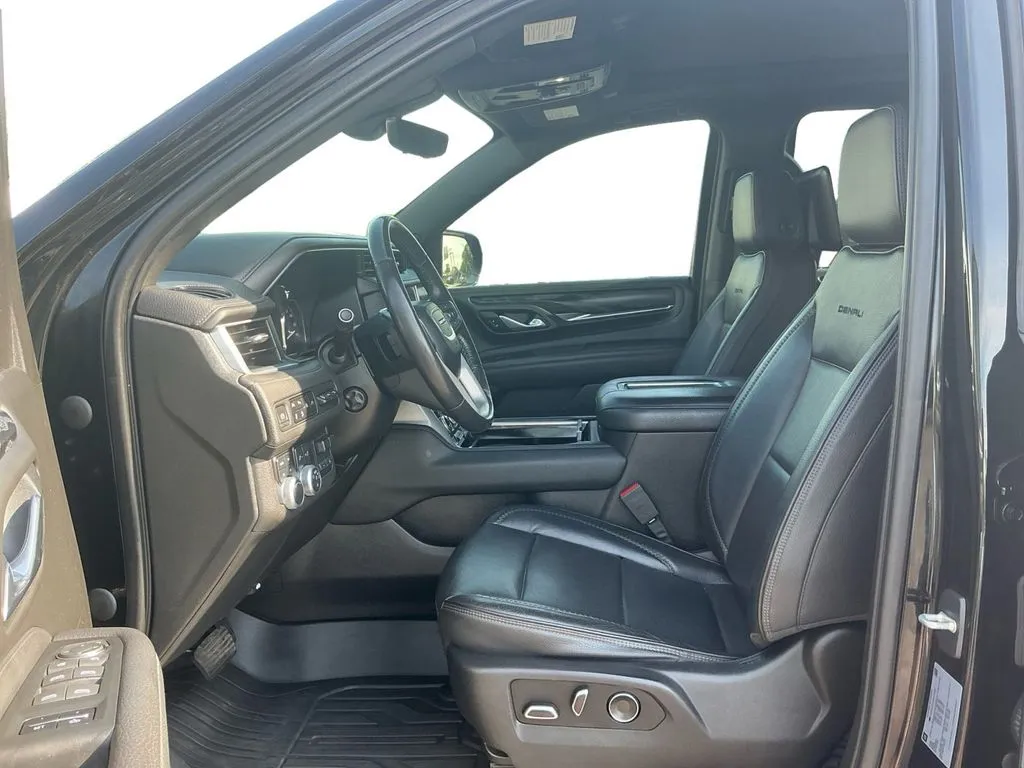 2021 GMC Yukon XL Denali thumbnail 14