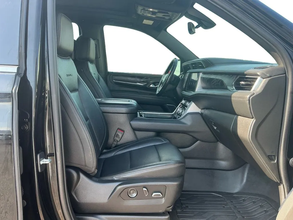 2021 GMC Yukon XL Denali thumbnail 22