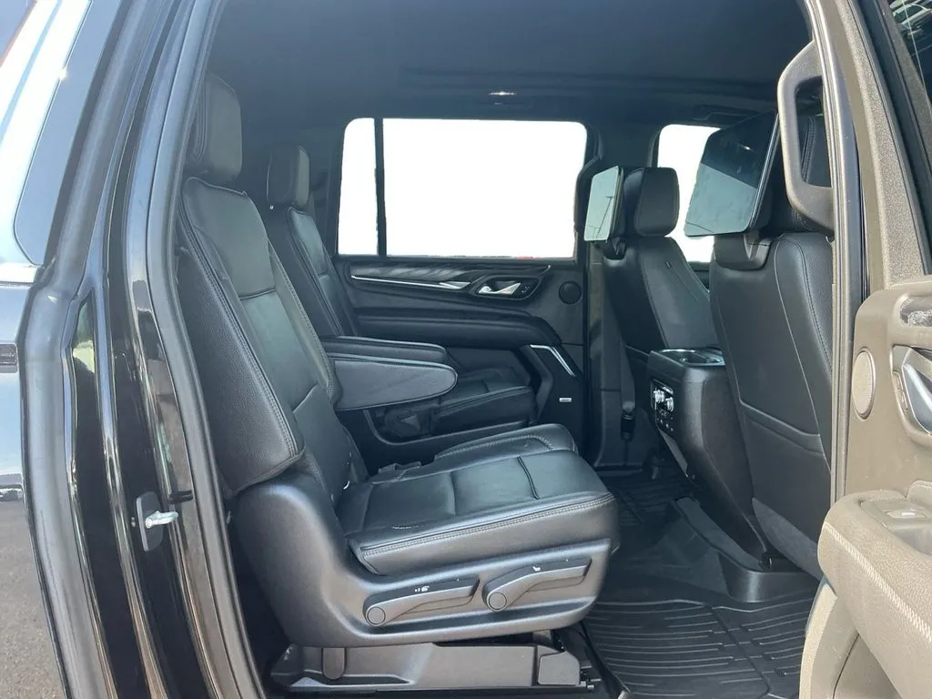 2021 GMC Yukon XL Denali thumbnail 23