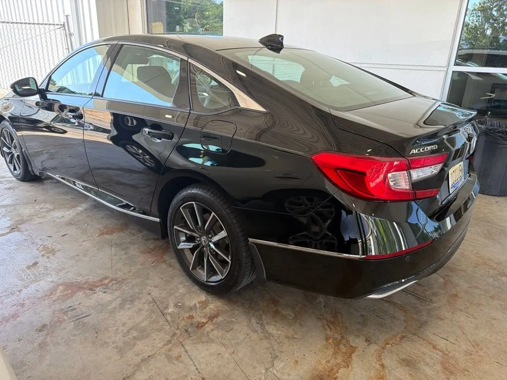 2021 Honda Accord EX-L thumbnail 2