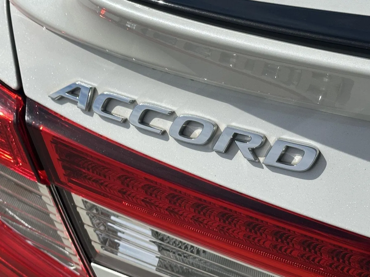 2021 Honda Accord Sedan EX-L thumbnail 10
