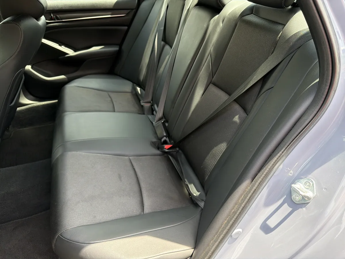 2021 Honda Accord Sedan Sport thumbnail 16