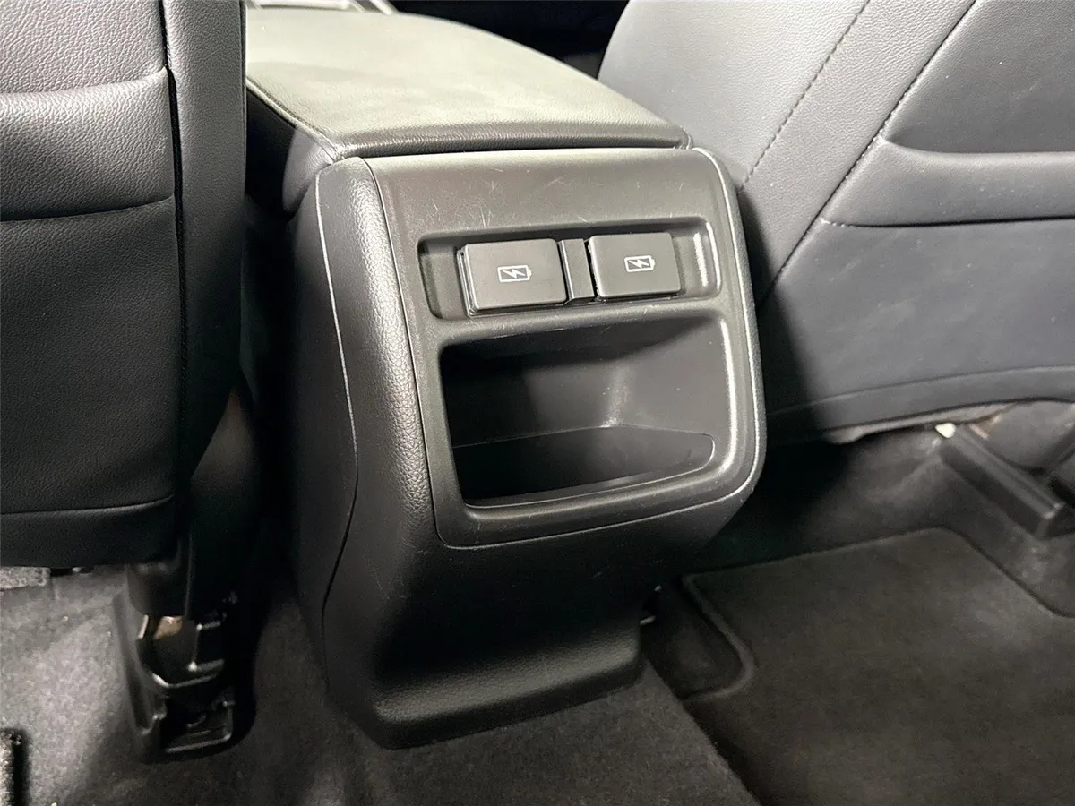 2021 Honda Accord Sedan Sport SE thumbnail 31