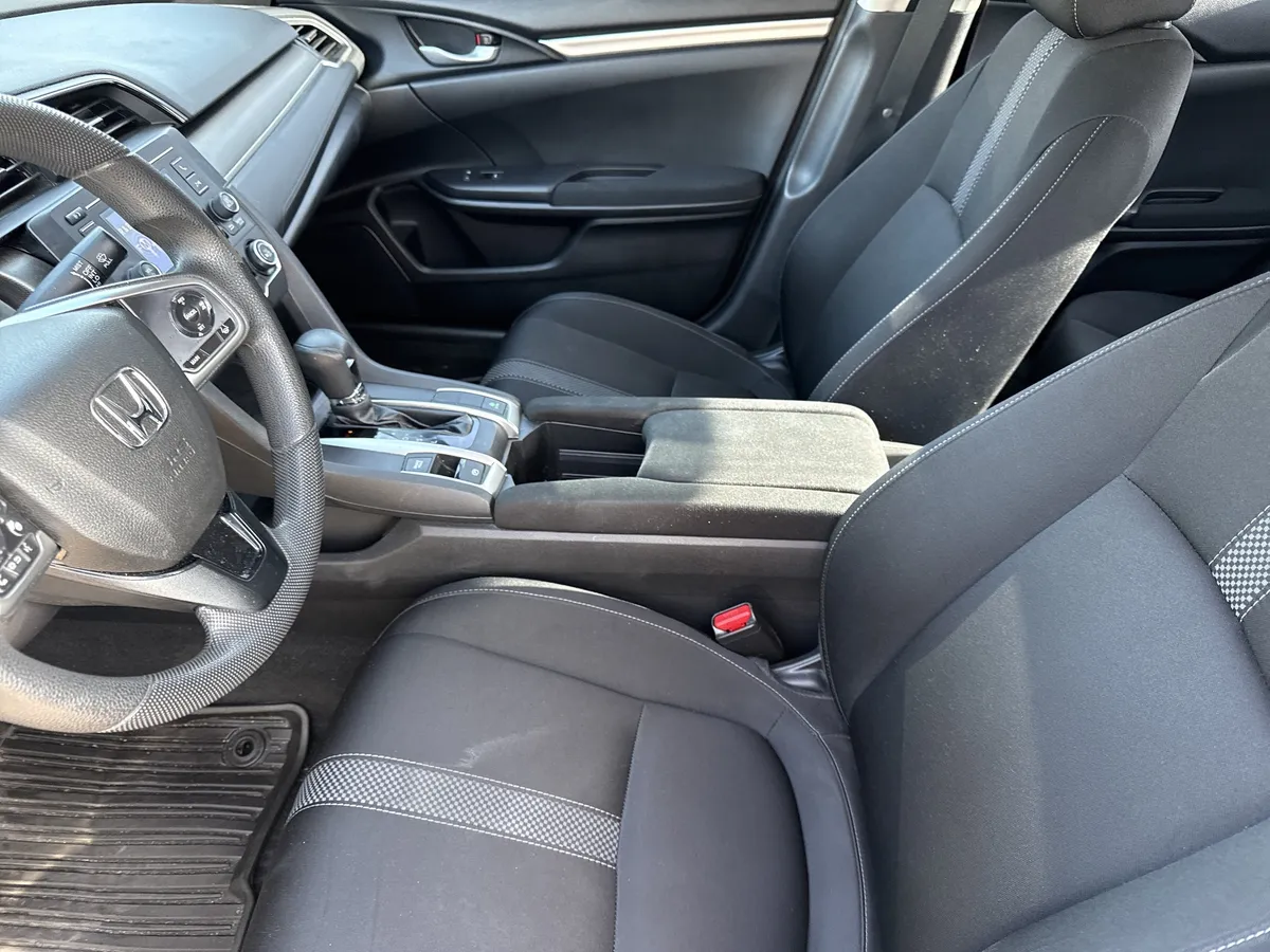 2021 Honda Civic Sedan LX thumbnail 10