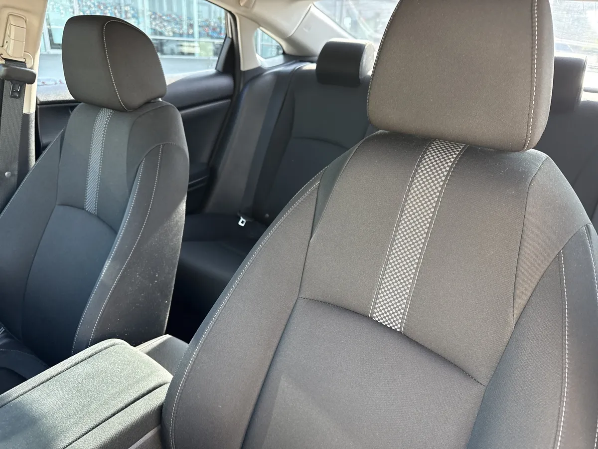 2021 Honda Civic Sedan LX thumbnail 11