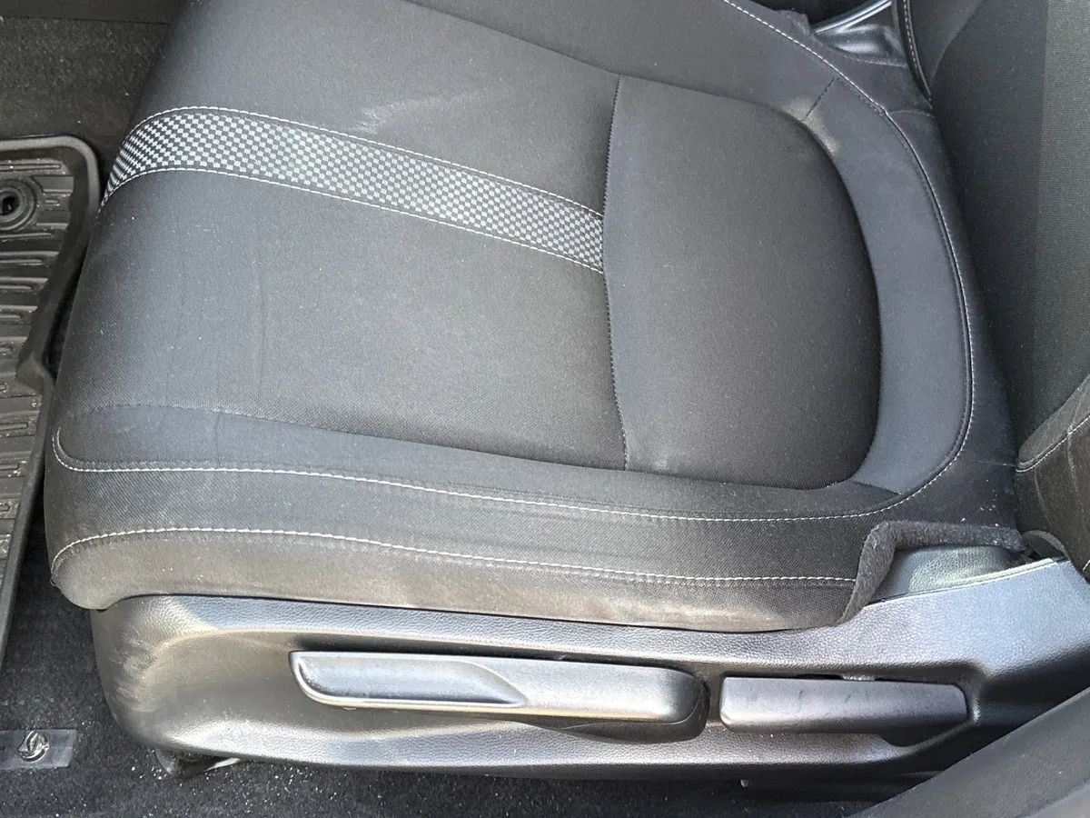 2021 Honda Civic Sedan LX thumbnail 12