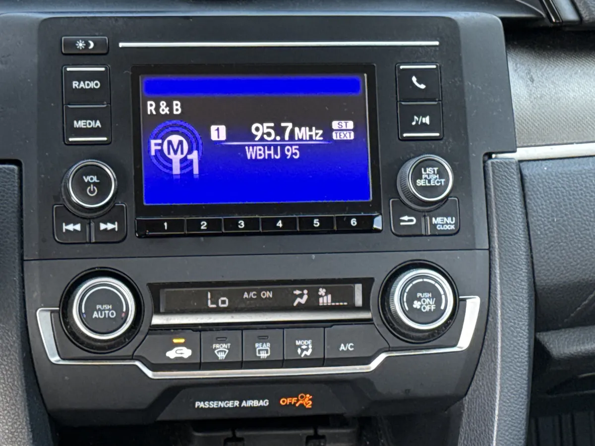 2021 Honda Civic Sedan LX thumbnail 18