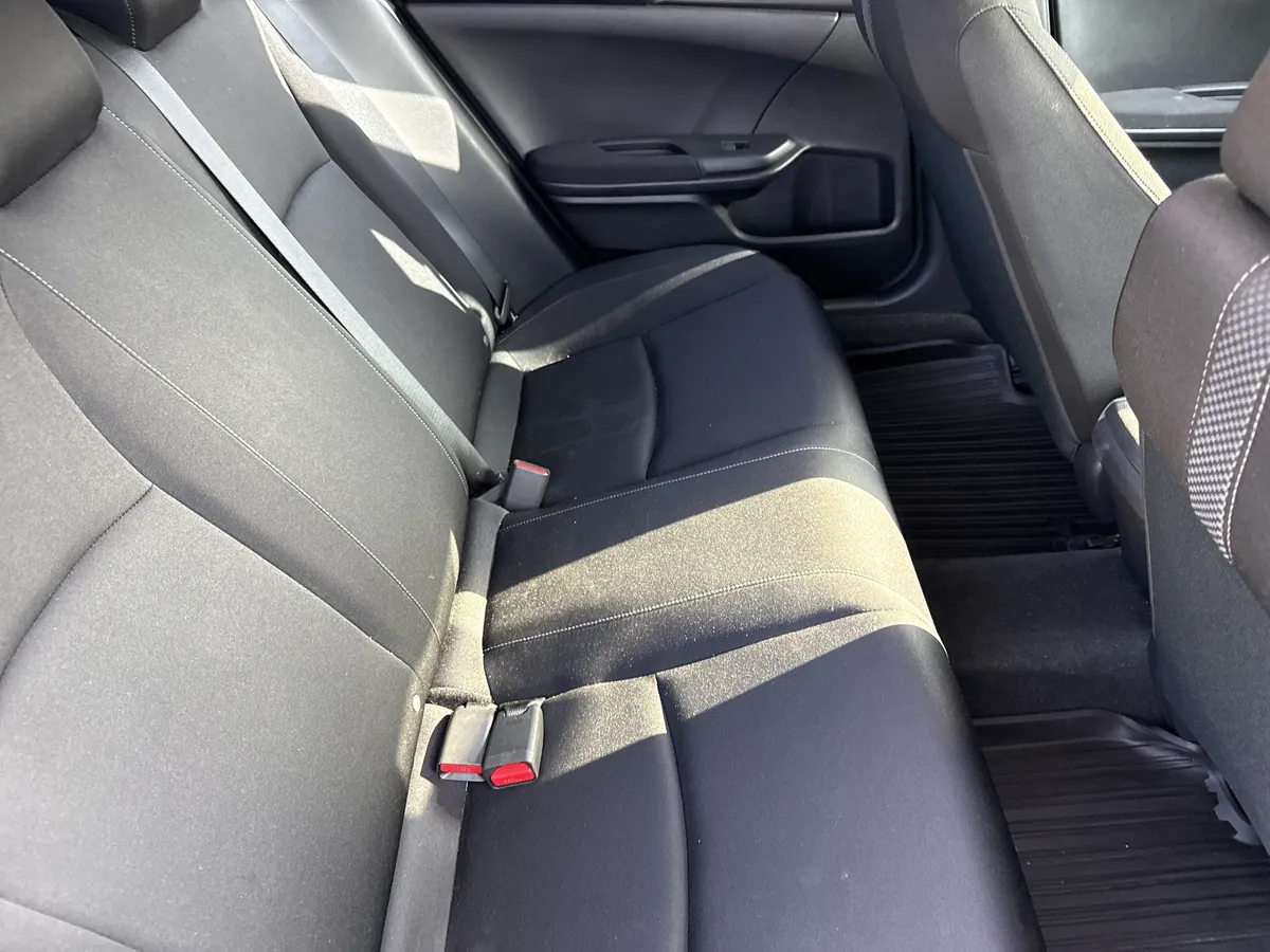 2021 Honda Civic Sedan LX thumbnail 23