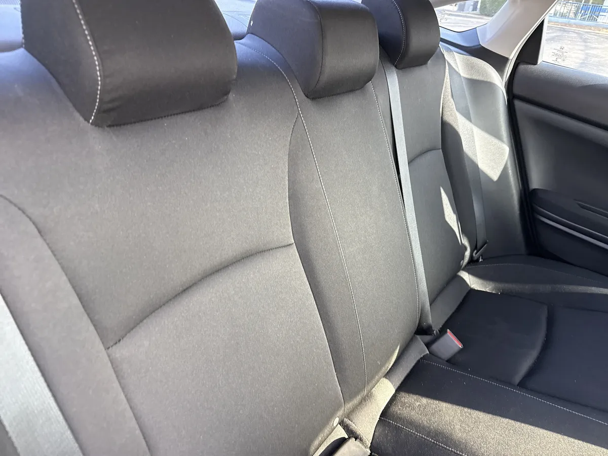 2021 Honda Civic Sedan LX thumbnail 24
