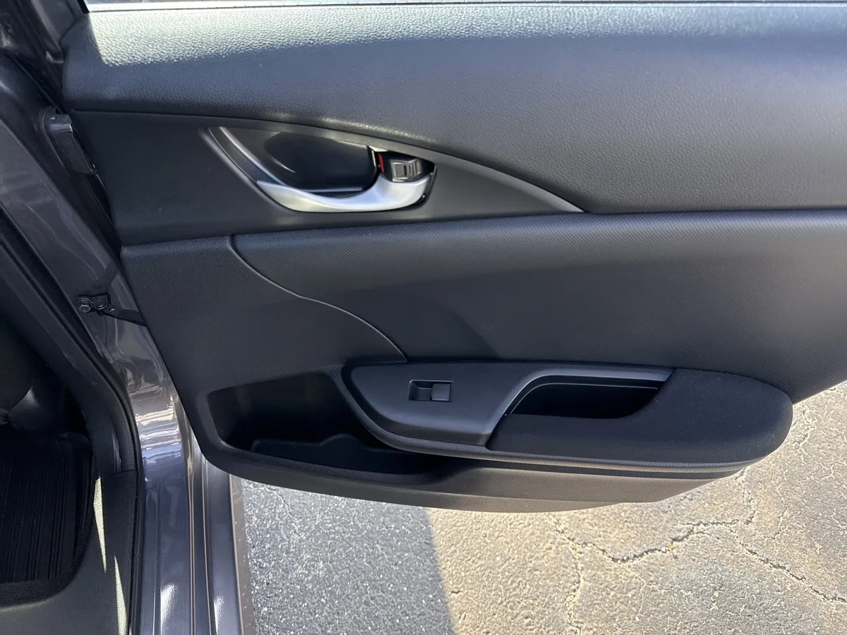 2021 Honda Civic Sedan LX thumbnail 26