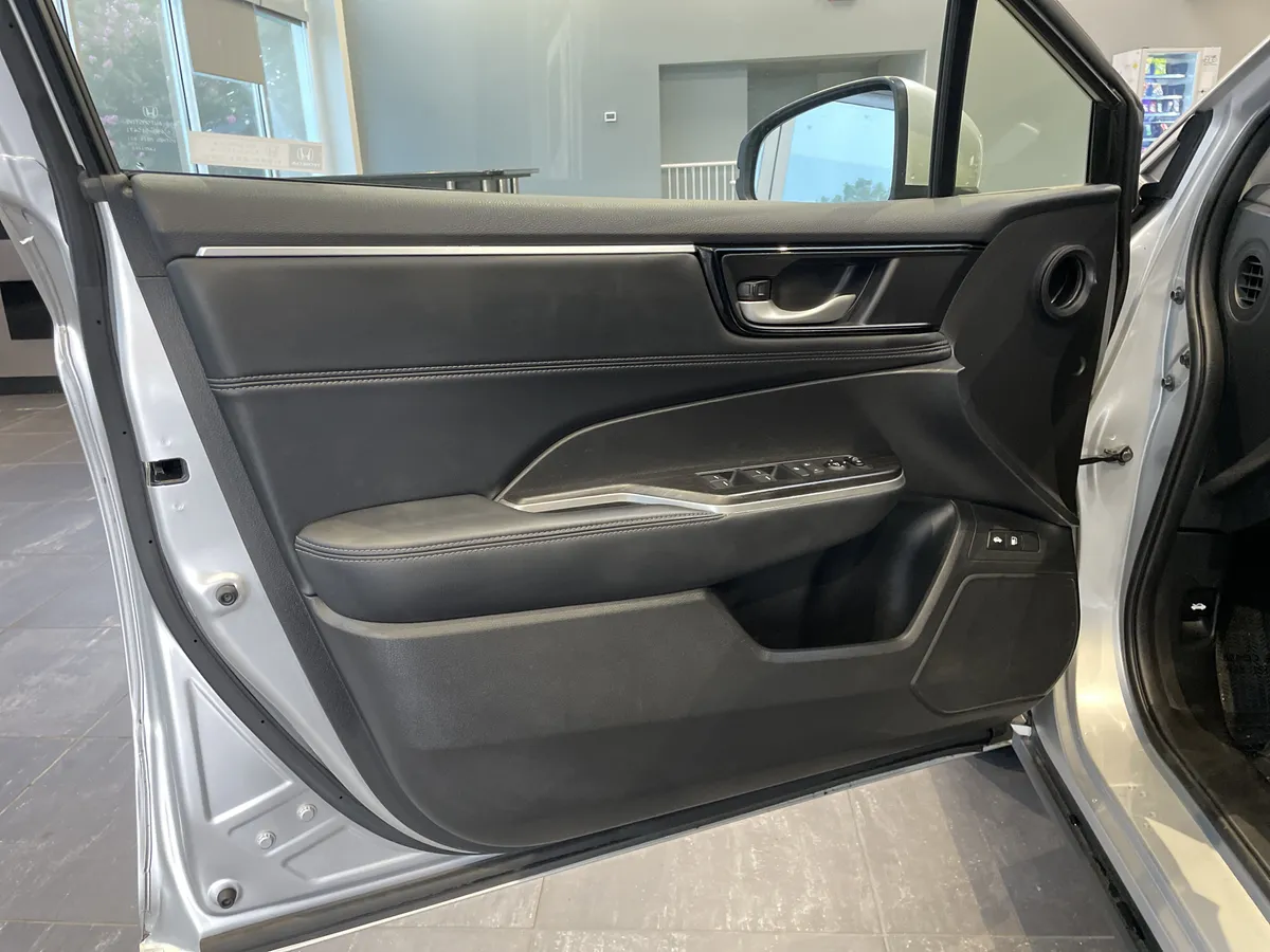 2021 Honda Clarity Plug-In Hybrid thumbnail 13
