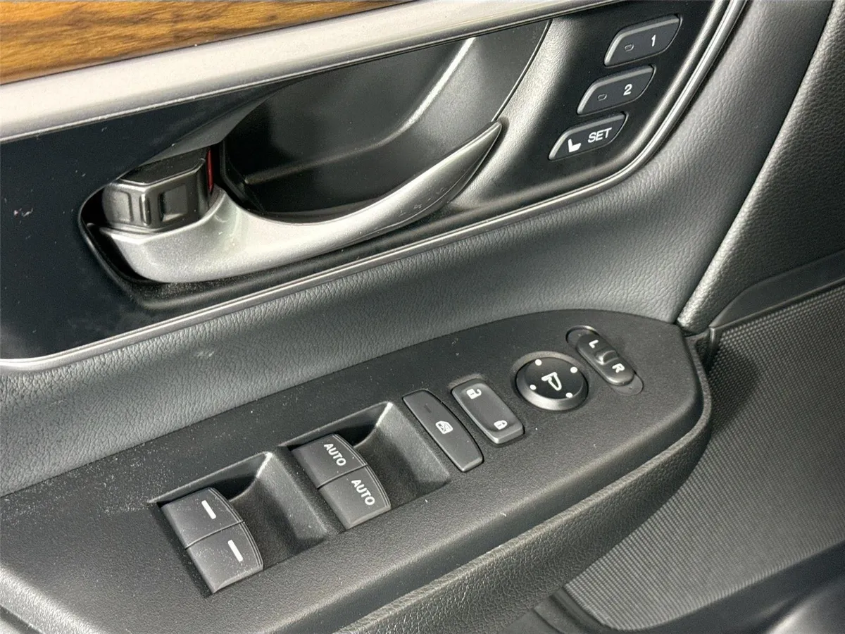 2021 Honda CR-V Touring thumbnail 28