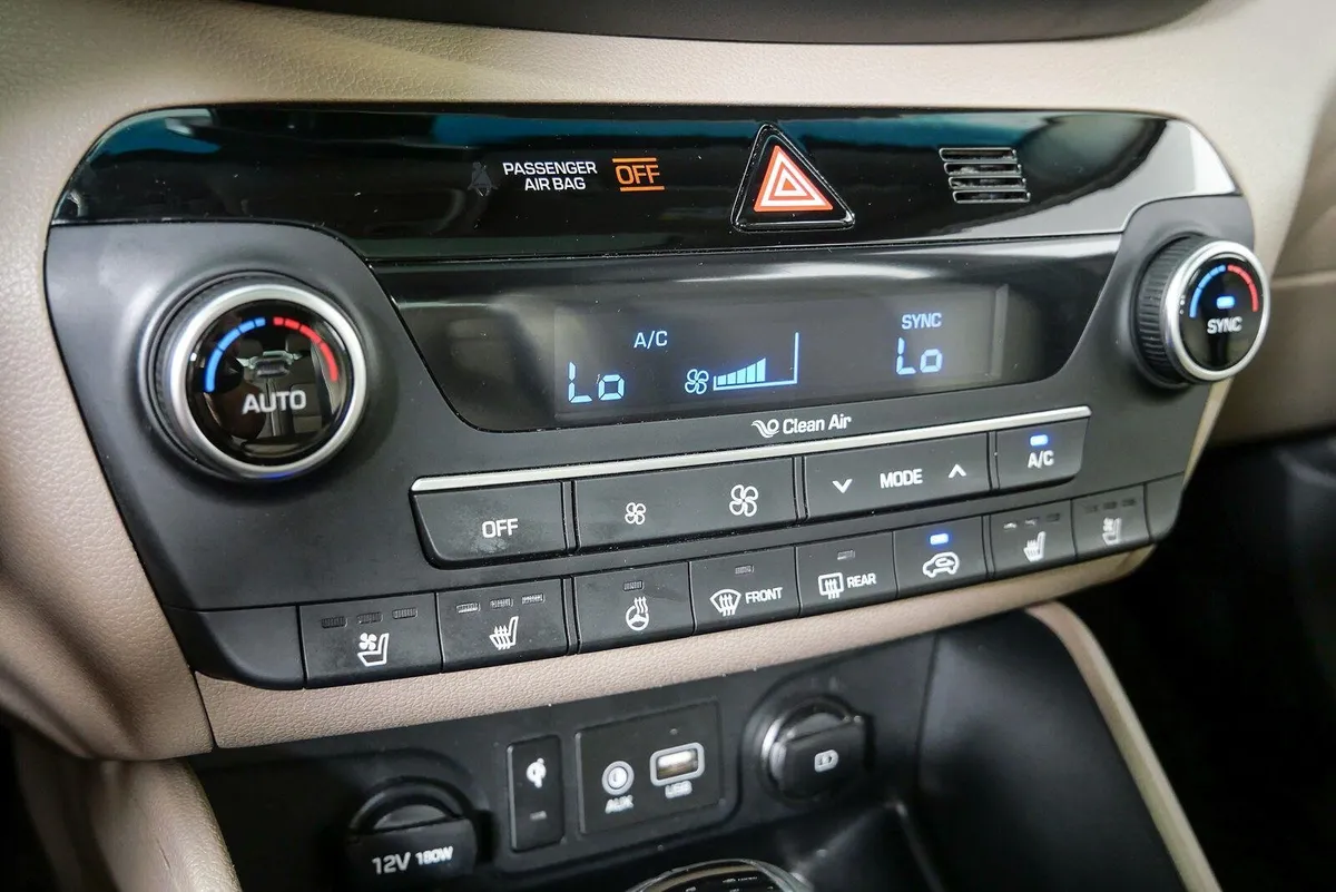 2021 HYUNDAI TUCSON Ultimate thumbnail 16
