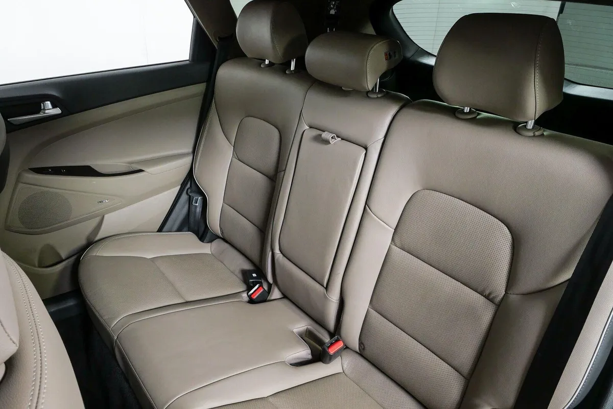 2021 HYUNDAI TUCSON Ultimate thumbnail 18