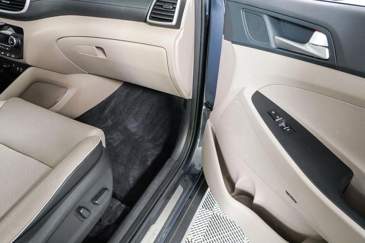 2021 HYUNDAI TUCSON Ultimate thumbnail 25