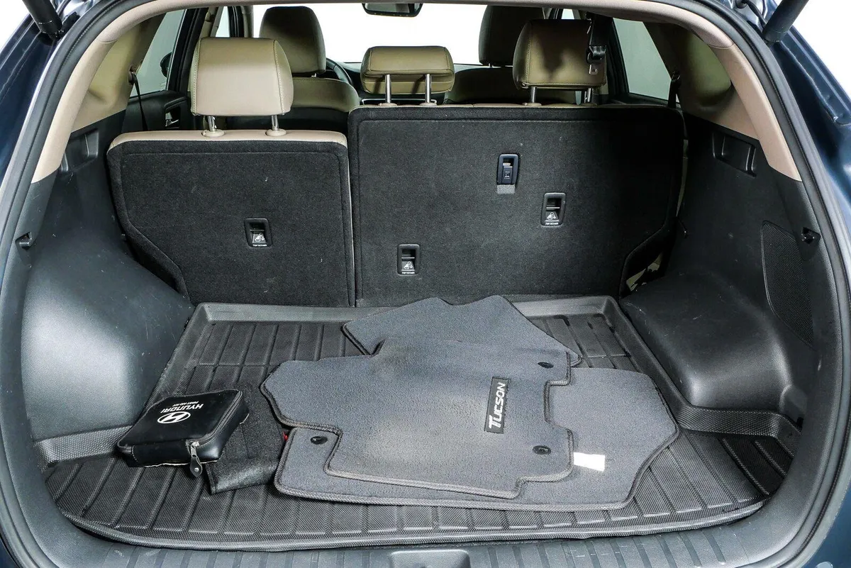 2021 HYUNDAI TUCSON Ultimate thumbnail 32