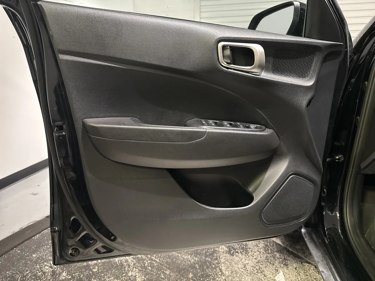 2021 Hyundai Venue SE thumbnail 13