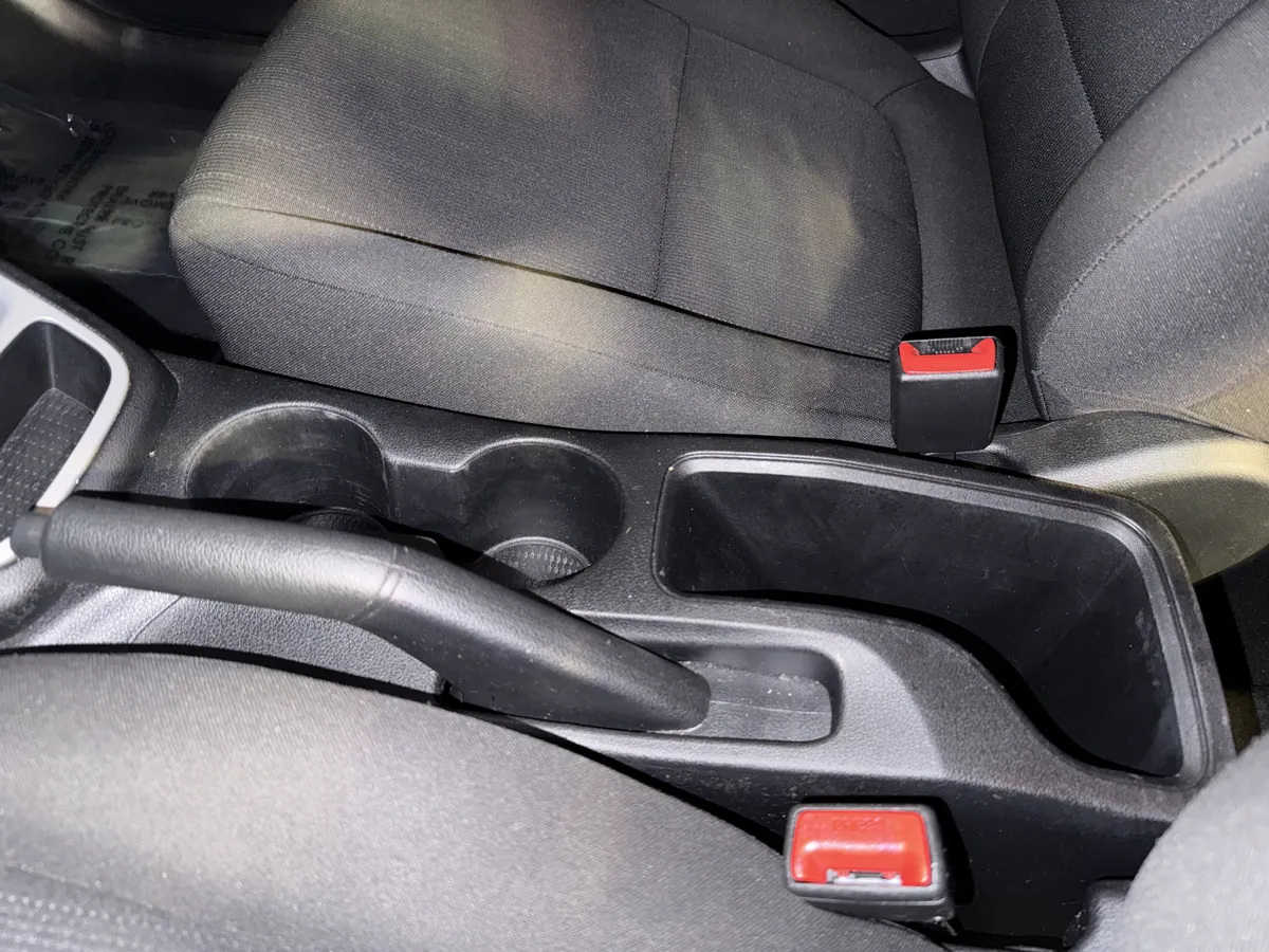 2021 Hyundai Venue SE thumbnail 28