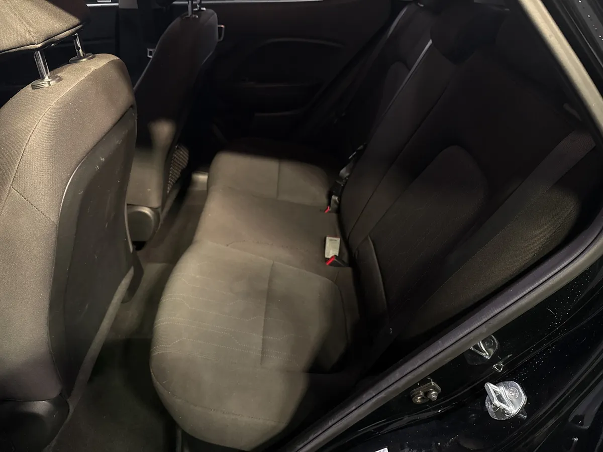 2021 Hyundai Venue SE thumbnail 31