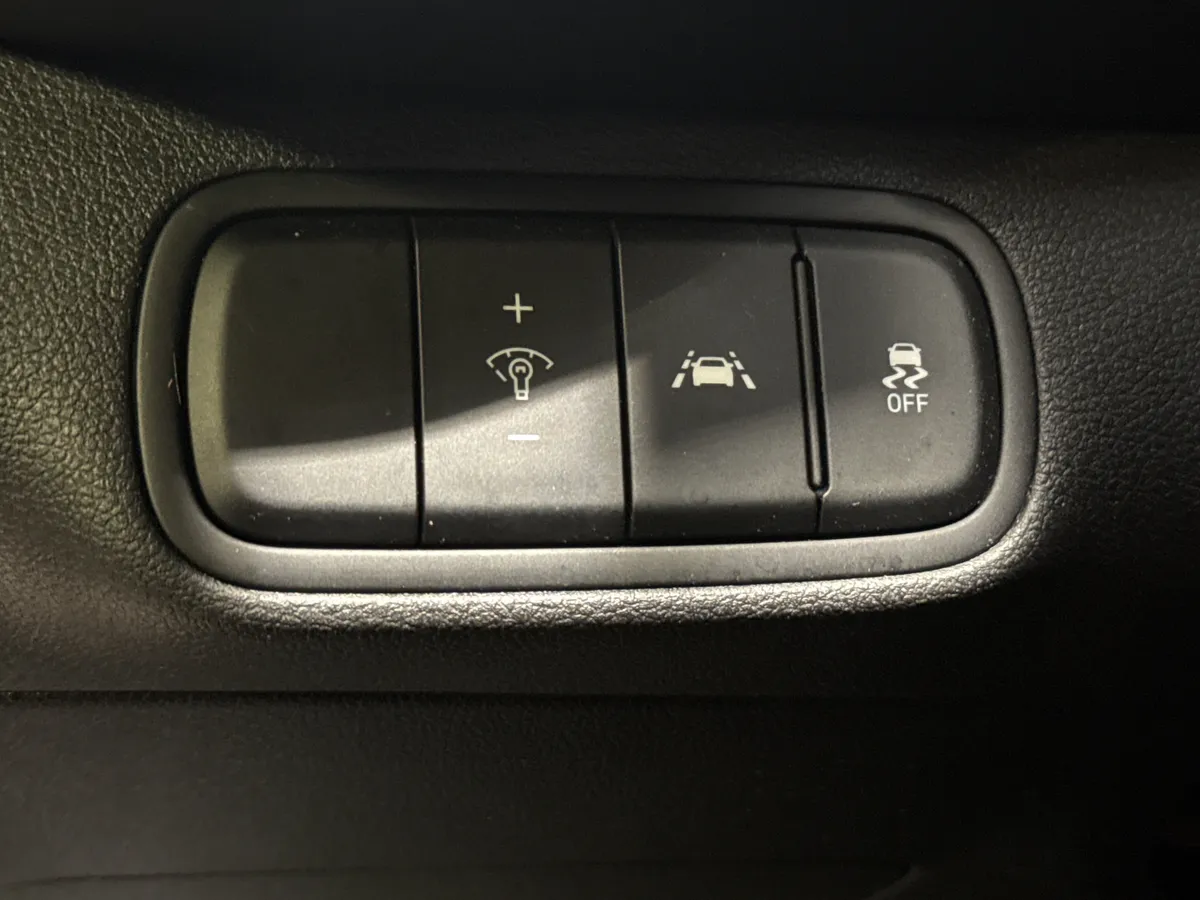 2021 Hyundai Venue SE thumbnail 33