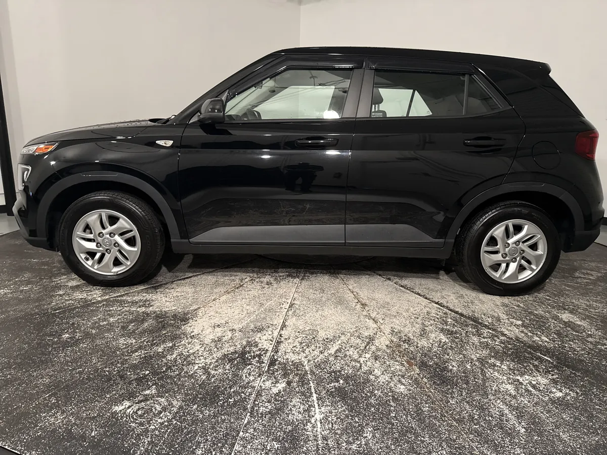 2021 Hyundai Venue SE thumbnail 6