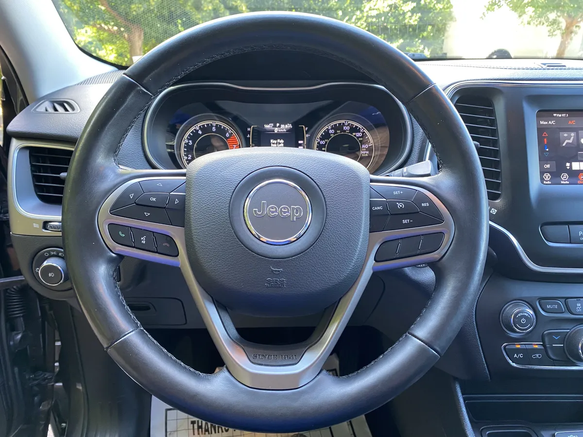 2021 Jeep Cherokee Latitude Plus thumbnail 18