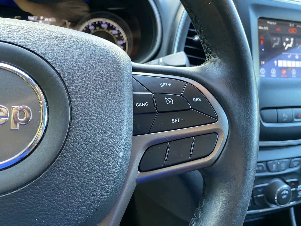 2021 Jeep Cherokee Latitude Plus thumbnail 20