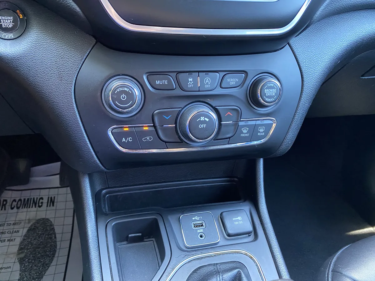 2021 Jeep Cherokee Latitude Plus thumbnail 28