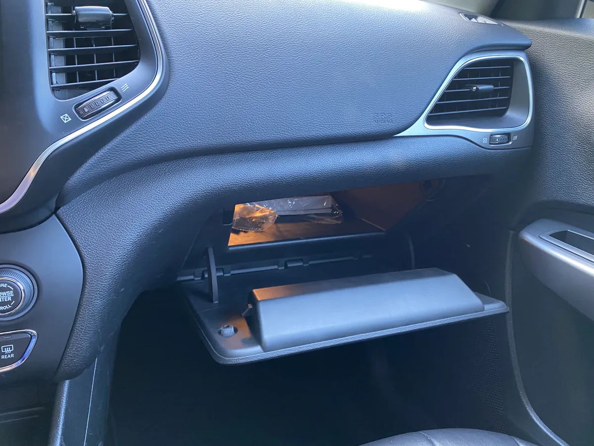 2021 Jeep Cherokee Latitude Plus thumbnail 30