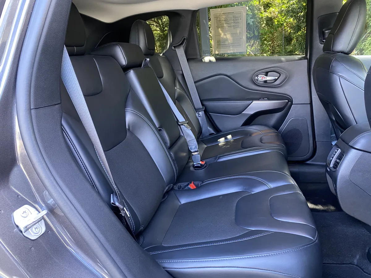 2021 Jeep Cherokee Latitude Plus thumbnail 35