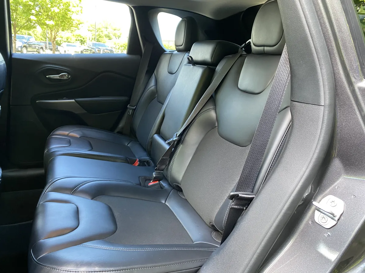 2021 Jeep Cherokee Latitude Plus thumbnail 36