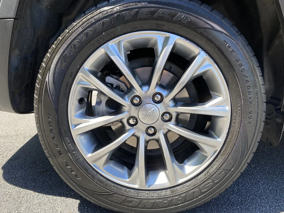 2021 Jeep Cherokee Latitude Plus thumbnail 40