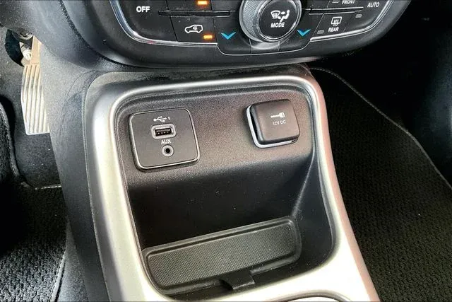 2021 Jeep Compass 80th Special Edition thumbnail 24