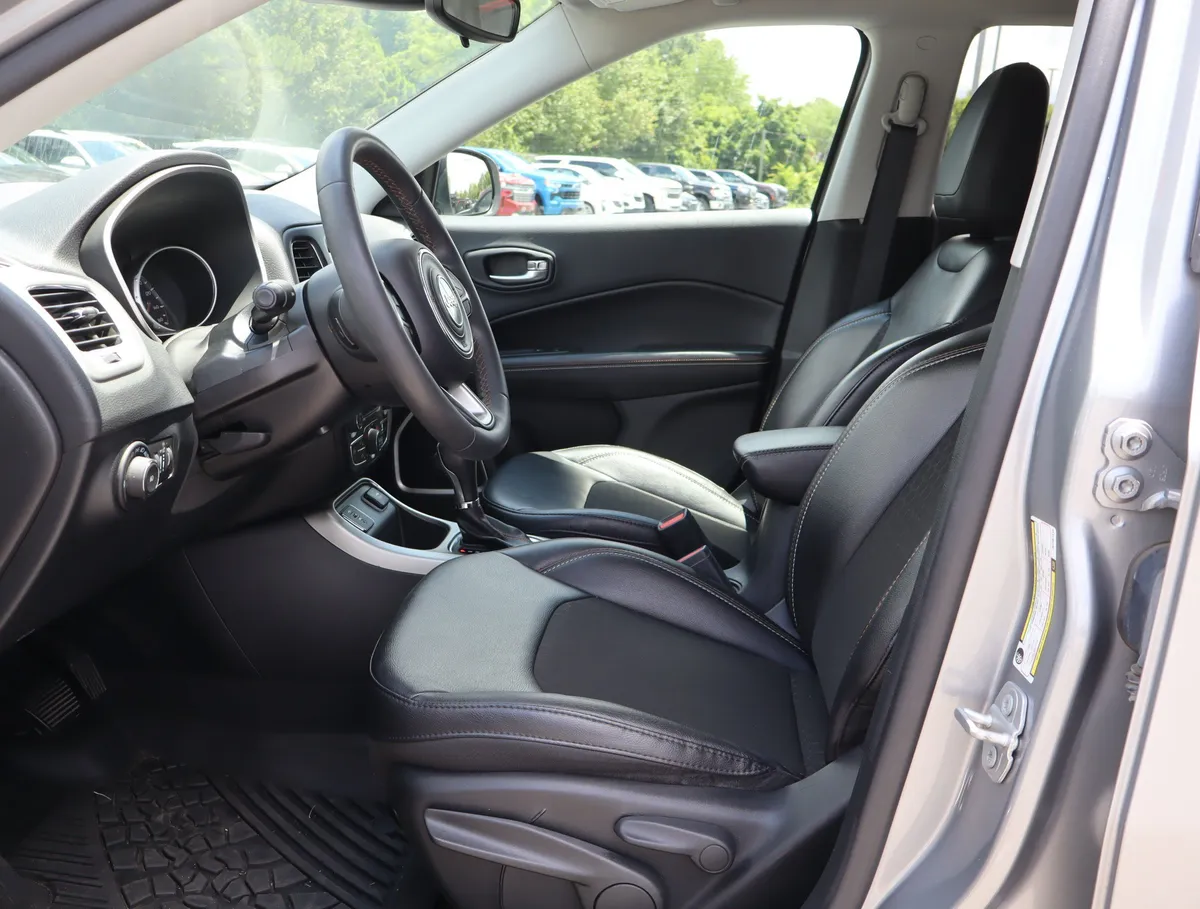 2021 Jeep Compass Latitude thumbnail 13