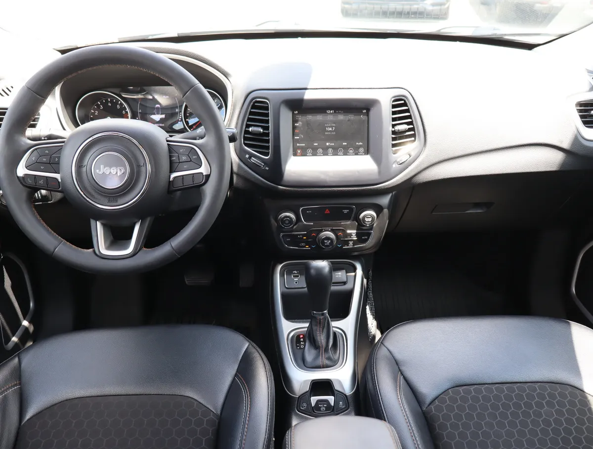 2021 Jeep Compass Latitude thumbnail 15
